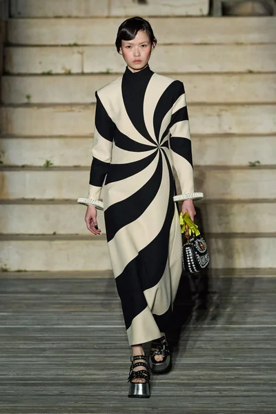 Look 53